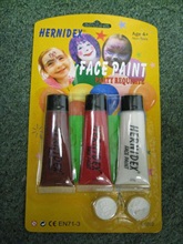 The Customs and Excise Department urged parents not to let children play with a face paints toy set, which was found to be unsafe.