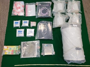 Hong Kong Customs smashed a suspected methamphetamine manufacturing and storage centre in Yuen Long on May 11. A total of about 32 kilograms of suspected methamphetamine was seized with an estimated market value of about $16.5 million. Photo shows the suspected drug manufacturing equipment seized.