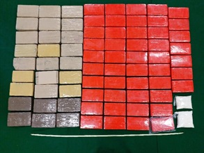 Hong Kong Customs yesterday (June 30) seized about 79 kilograms of suspected cocaine and 1 kilogram of suspected methamphetamine with an estimated market value of about $80 million in Tuen Mun. This is a record high suspected cocaine seizure by Hong Kong Customs in the past five years.