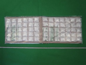 Hong Kong Customs yesterday (July 2) seized about one kilogram of suspected methamphetamine with an estimated market value of about $570,000 in Jordan. Picture shows the suspected methamphetamine seized.