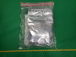 Hong Kong Customs yesterday (December 4) seized about 2.16 kilograms of suspected cocaine at Hong Kong International Airport.