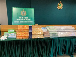 Hong Kong Customs mounted an operation in Sheung Shui to combat the sale of counterfeit medicines on December 13. A total of about 51 000 pills and 22 litres of suspected counterfeit medicines as well as 68 000 pills of suspected controlled medicines with an estimated market value of about $1 million were seized. Photo shows some of the suspected counterfeit medicines and suspected controlled medicines seized.