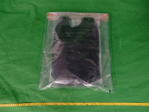 Hong Kong Customs yesterday (December 15) seized about 2.2 kilograms of suspected cocaine with an estimated market value of about $2.5 million from the false compartment of a suitcase at Hong Kong International Airport.