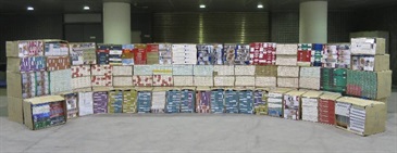 Hong Kong Customs yesterday (December 27) seized about 1.35 million suspected illicit cigarettes with an estimated market value of about $3.6 million and a duty potential of about $2.6 million at Shenzhen Bay Control Point.