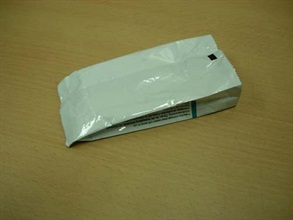 冒牌墨盒的包装袋子上无透气小孔。