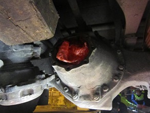 藏于货车车底尾轴内的中央处理器。