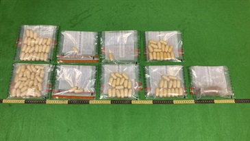 Hong Kong Customs yesterday (June 29) detected a dangerous drugs internal concealment case at Hong Kong International Airport and seized about 1.3 kilograms of suspected cocaine with an estimated market value of about $1.2 million. Photo shows the suspected cocaine seized.