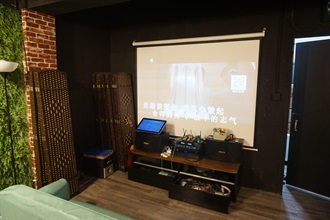 Hong Kong Customs yesterday (September 14) conducted an enforcement operation codenamed "Magpie" throughout the city to combat illegal activities involving party room operators providing infringing karaoke songs to customers in the course of business. Photo shows a party room in Lai Chi Kok raided by Customs officers.