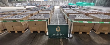 Hong Kong Customs conducted a two-week enforcement operation codenamed "Tracer III" from September 28 to October 11 to combat counterfeit goods activities involving cross-boundary transhipments and local deliveries. During the operation, Customs detected 14 related cases and seized more than 63 000 items of suspected counterfeit goods, including watches, mobile phone accessories, sunglasses, football jerseys, handbags and footwear, with an estimated market value of over $30 million. Photo shows some of the suspected counterfeit goods seized.