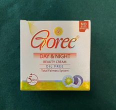 Hong Kong Customs today (November 3) urged members of the public to stop using two types of whitening cream products containing excessive mercury. Photo shows one of the whitening cream products.