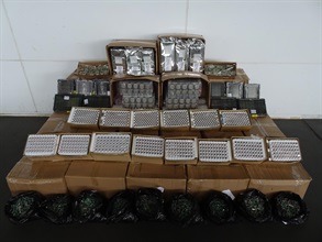 Hong Kong Customs on November 4 mounted an anti-smuggling operation and detected a suspected smuggling case involving a cross-boundary goods vehicle at the Lok Ma Chau Control Point. A batch of suspected smuggled goods with an estimated market value of about $20 million was seized. Photo shows the suspected smuggled goods seized, including computer RAMs, computer hard disks, computer central processing units and watch movements.