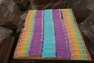 Hong Kong Customs on October 26 detected a suspected case of using an ocean-going vessel to smuggle goods to the Mainland at the Kwai Chung Container Terminals. A large batch of suspected smuggled goods, including expensive food ingredients, table wines, electronic goods, solid waste and scheduled endangered species, with a total estimated market value of about $300 million was seized. This is the largest sea smuggling case detected by Customs this year in terms of the seizure value. Photo shows some of the suspected smuggled beauty needles seized.