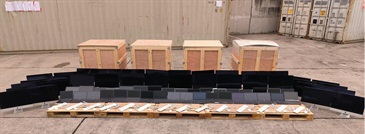 Hong Kong Customs yesterday (November 7) mounted an anti-smuggling operation in the western waters of Hong Kong and detected a suspected smuggling case using a river trade vessel in the waters near Black Point. A batch of suspected smuggled computer products with an estimated market value of about $2 million was seized. Photo shows the batch of suspected smuggled goods seized, including desktop computers, laptop computers, keyboards and computer mice.