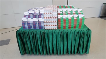 Hong Kong Customs on January 19 detected one suspected medicine smuggling case and seized about 2 100 boxes of controlled COVID-19 oral drugs with an estimated market value of about $7 million at Hong Kong International Airport. Photo shows the suspected controlled COVID-19 oral drugs seized.