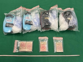Hong Kong Customs on January 22 and yesterday (January 31) seized about 1.5 kilograms of suspected heroin and about 3kg of suspected methamphetamine, with a total estimated market value of about $3 million, at Hong Kong International Airport and in Kwun Tong respectively. Photo shows the suspected heroin seized and the kick pads used to conceal the drugs.