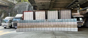 Hong Kong Customs conducted anti-illicit cigarette operations last week and detected a large-scale illicit cigarette smuggling case on February 10. A total of about 42 million suspected illicit cigarettes with an estimated market value of about $120 million and a duty potential of about $81 million were seized in Tuen Mun and Fo Tan. Photo shows the suspected illicit cigarettes seized.