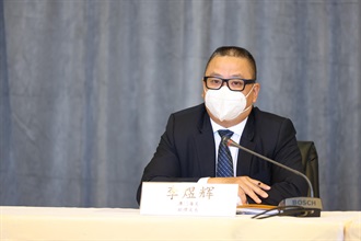 The High-level Meeting on Combating Smuggling Activities between Mainland, Hong Kong and Macao Customs was held by Hong Kong Customs, the Anti-Smuggling Bureau of the General Administration of Customs of the People's Republic of China and the Macao Customs Service at the Hong Kong Customs Headquarters Building today (February 17). Photo shows the Assistant Director-General of the Macao Customs Service, Mr Lei Iok-fai, speaking at the meeting.
