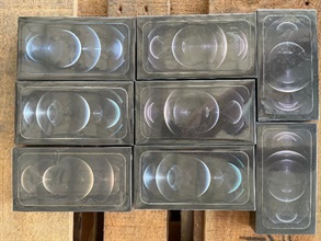 Hong Kong Customs yesterday (May 14) conducted an anti-smuggling operation and detected a suspected smuggling case using a fishing vessel and a speedboat in the waters off Hong Kong International Airport. A large batch of suspected smuggled goods, including electronic products, high-value food and cosmetics, with an estimated market value of about $50 million in total was seized. This is the largest smuggling case detected by Customs so far this year. Photo shows some of the suspected smuggled goods seized.