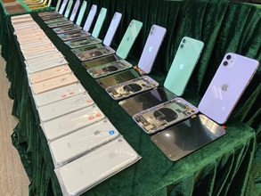 Hong Kong Customs conducted a three-week special enforcement operation from June 13 to yesterday (July 3) to combat counterfeit electronic goods activities involving cross-boundary transshipments and local deliveries. During the operation, Customs detected a total of 17 related cases and seized more than 26 000 items of suspected counterfeit electronic goods with an estimated market value of over $6.8 million. Photo shows some of the suspected counterfeit mobile phones seized.