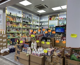 Hong Kong Customs conducted a special operation from June 27 to yesterday (July 4) in Sheung Shui to combat the sale of counterfeit goods and seized about 4 500 items of suspected counterfeit goods with an estimated market value of about $1.5 million. Photo shows one of the retail shops that sells suspected counterfeit goods raided by Customs officers.