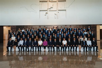 The Commissioner of Customs and Excise, Ms Louise Ho, and the Vice-Minister of the Ministry of Culture and Tourism and Administrator of the National Cultural Heritage Administration, Mr Li Qun, today (July 10) attended the opening ceremony of the "Mainland, Hong Kong and Macao Course on Capacity Building to Prevent Illegal Trafficking of Cultural Heritage" which was jointly organised by the National Cultural Heritage Administration and Hong Kong Customs for the first time. A total of 61 enforcement and cultural heritage conservation officers from the three places, including 30 Hong Kong Customs officers, attend the course. Photo shows Ms Ho (first row, eighth left); Mr Li (first row, ninth left); the Director of the General Administration Office of the National Cultural Heritage Administration, Mr Zhang Junfeng (first row, seventh left); other Mainland and Hong Kong Customs officials, as well as Hong Kong Customs officers participating in the course.