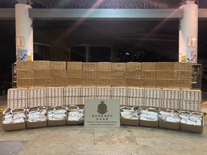 Hong Kong Customs on August 4 and 5 detected three smuggling cases of tobacco products in Kwai Chung and Tuen Mun, and seized about 11 million suspected illicit cigarettes and about 1 400 kilograms of suspected duty-not-paid manufactured tobacco products in total. The total estimated market value was about $49 million, with a duty potential of about $32 million. Photo shows the suspected illicit cigarettes and suspected duty-not-paid manufactured tobacco products seized in the third case.