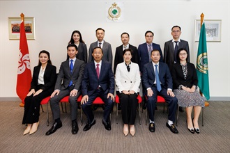 The Commissioner of Customs and Excise, Ms Louise Ho, this morning (September 22) met with the Director General of the General Department of Vietnam Customs, Mr Nguyen Van Can, and his delegation in the Customs Headquarters Building to enhance bilateral co-operation and establish closer ties. Photo shows Ms Ho (front row, third right); Mr Nguyen (front row, third left), and attending officers from both administrations.