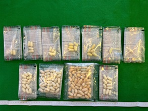 Hong Kong Customs detected three dangerous drugs cases at Hong Kong International Airport in the past two days (November 22 and 23) and seized about 2.7 kilograms of suspected cocaine and about 2.1kg of suspected heroin with a total estimated market value of about $4.6 million. Photo shows the suspected cocaine, weighing about 800 grams, discharged by the arrested man of the first case.