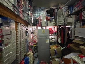 Hong Kong Customs yesterday (December 13) conducted anti-illicit cigarette operations in Tsim Sha Tsui and Yuen Long, and successfully cracked down on two suspected illicit cigarette storage centres. A total of about 2.75 million suspected illicit cigarettes with a total estimated market value of about $10 million and a duty potential of about $6.9 million were seized. Photo shows the suspected illicit cigarettes seized in Tsim Sha Tsui.