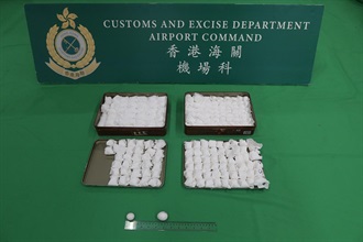 Hong Kong Customs yesterday (March 1) seized 188 eggs of suspected scheduled endangered bird species with an estimated market value of about $4.14 million at Hong Kong International Airport.