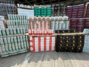 Hong Kong Customs on April 2 detected a suspected smuggling case involving a river trade vessel. A large batch of suspected smuggled goods, including beauty needles, health products and pharmaceutical products, with a total estimated market value of about $20 million was seized. Photo shows some of the suspected smuggled goods seized.