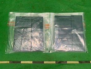 香港海关今日（三月十六日）在香港国际机场侦破一宗行李藏毒的贩毒案件，检获约三点六公斤、估计市值约二百二十万元的怀疑海洛英，以及一支怀疑另类吸烟产品。图示检获的怀疑海洛英。