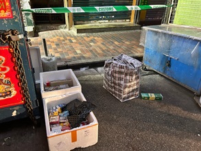Hong Kong Customs today (April 1) conducted an anti-illicit cigarette operation in Sham Shui Po to fight against criminals involved in illicit cigarettes distribution in the district. About 13 000 suspected illicit cigarettes, with an estimated market value of about $58,000 and a duty potential of about $43,000, were seized. Photo shows the suspected illicit cigarettes seized.