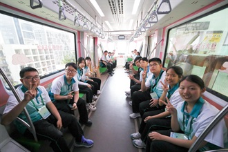 Customs YES organised the 60th anniversary of Dongjiang Water Supply to Hong Kong - Exploration Tour of the Energy and Historical Origins of the Greater Bay Area from April 22 to 24. Photo shows Customs YES members experiencing a ride on the Skyshuttle, the BYD Company Limited's driverless intelligent rail transit system.