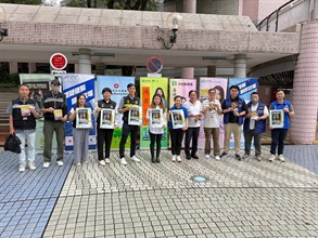 香港海关今日（五月七日）与沙田区区议员、卫生署控烟酒办公室、警务处、房屋署及社区关爱队在马鞍山颂安邨及利安邨进行联合反私烟宣传活动。
