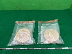 Hong Kong Customs yesterday (June 5) detected two drug trafficking cases involving baggage concealment at Hong Kong International Airport. Photo shows the suspected cocaine seized in the second case.