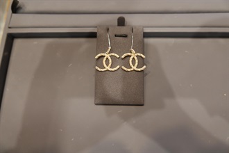 Hong Kong Customs today (June 20) conducted an enforcement operation at the Jewellery & Gem ASIA Hong Kong being held at the Hong Kong Convention and Exhibition Centre, seizing about 50 pieces of suspected counterfeit jewellery with a total estimated market value of about $150,000. Photo shows a pair of suspected counterfeit earrings seized.