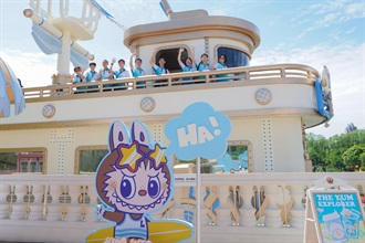 Members of the Foot Drill and Flag Party of the Customs Youth Leader Corps visited the POP Land on July 6.