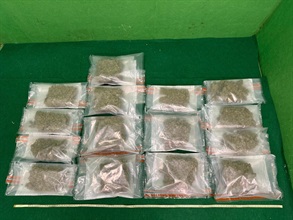 Hong Kong Customs yesterday (July 5) detected a drug trafficking case involving baggage concealment at Hong Kong International Airport. About 6.1 kilograms of suspected cannabis buds with an estimated market value of about $1.3 million were seized. Photo shows the suspected cannabis buds seized