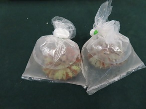 香港海关于七月至八月上旬采取特别行动，打击空运进口走私濒危物种。行动中，海关共检获419只怀疑属濒危物种的活龟和1,574个怀疑属濒危物种的活珊瑚，估计市值共约$431万。图示检获属濒危物种的活珊瑚。