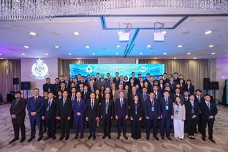 Hong Kong Customs hosted the 2nd Regional Drug Enforcement Capacity Building Workshop from September 15 to today (September 18). Photo shows the Assistant Commissioner of Customs and Excise (Intelligence and Investigation), Mr Wong Ho-yin (first row, seventh right), with other Hong Kong Customs officers and representatives of customs administrations, law enforcement agencies and international organisations.