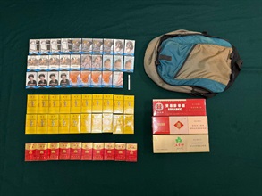 一名入境旅客因管有未完税香烟和未有向海关人员作出申报，违反《应课税品条例》，今日（十月二十一日）在粉岭裁判法院被判处监禁六星期。图示检获的未完税香烟。