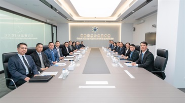 The Commissioner of Customs and Excise, Mr Chan Tsz-tat, led a delegation to attend the 39th Annual Meeting between Hong Kong Customs and the Macao Customs Service/Macao Economic and Technological Development Bureau held in Macao today (October 31). Photo shows Mr Chan (fifth left); the Deputy Director-General of the Macao Customs Service, Mr Lei Iok-fai (fourth right); the Assistant Commissioner (Excise and Strategic Support) of Customs and Excise, Mr Lawrence Ng (sixth left); the Assistant Director-General of the Macao Customs Service, Mr Ip Va-chio (fifth right), and delegation members of both sides during the meeting.