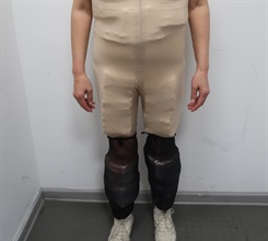 Hong Kong Customs detected a smuggling case involving a passenger at the Shenzhen Bay Control Point on November 30, 2025, and seized 660 pieces of pharmaceutical injections containing Part 1 Poison with an estimated market value of about $300,000. Photo shows some pharmaceutical injections concealed around the passenger's waist and legs.