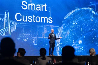 Hong Kong Customs, in the capacity of the World Customs Organization Vice-Chair for the Asia/Pacific Region, hosted the Regional Conference on Smart Customs starting March 11 for three consecutive days, with the conference concluding today (March 13). Photo shows the Assistant Commissioner (World Customs Organization) of Customs and Excise, Mr Li Kin-kei, setting the tone of the conference during the opening ceremony and establishing the direction and key focus of the discussions.