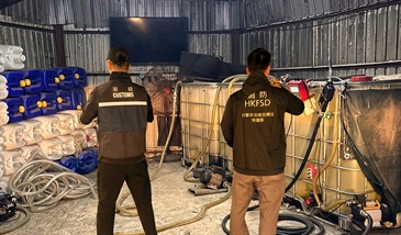 Hong Kong Customs, the Fire Services Department and the Hong Kong Police Force mounted an anti-illicit fuel joint operation yesterday (March 19). Photo shows an illegal fuelling station shut down in Yuen Long.