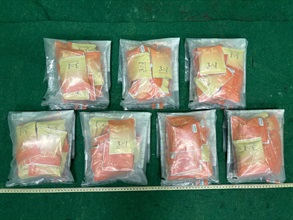 Hong Kong Customs detected two dangerous drugs cases in Hong Kong International Airport and Yau Ma Tei respectively on April 1 and yesterday (April 2), and seized a total of about 3.1 kilograms of suspected ketamine, about 1.7 kilograms of suspected cocaine and about 1.7 kilograms of suspected methamphetamine with a total estimated market value of about $3.4 million. Photo shows the suspected ketamine seized in the first case.