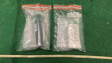 Hong Kong Customs yesterday (April 8) detected two drug trafficking cases involving passengers at Hong Kong International Airport and seized about 1 kilogram of suspected MDMA, about 600 grams of suspected liquid methamphetamine and five pieces of suspected alternative smoking products, with a total estimated market value of about $470,000. Photo shows the suspected liquid methamphetamine seized in the second case.