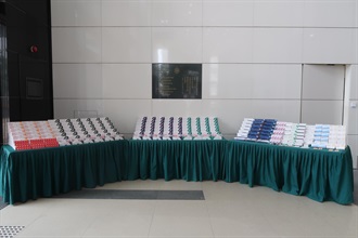In view of the increasing demand of injections and medicines from society recently, Hong Kong Customs has strengthened enforcement against the smuggling of controlled injection substances and medicines. As a result, two related cases, with suspected controlled injection substances and pharmaceutical products worth over $39 million, were detected. Three persons were arrested. Photo shows the suspected controlled injection substances and pharmaceutical products seized.