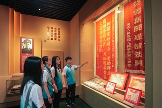 Members of Customs YES visited the Xinjiang Production and Construction Corps Reclamation Museum to understand its historical role and development contributions to Xinjiang on July 17.